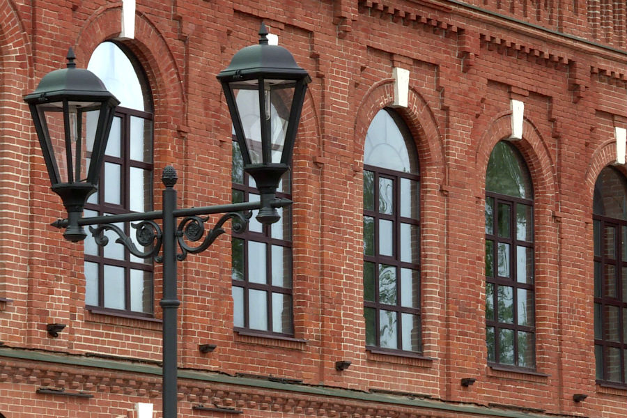Николай Любимов посетил с рабочим визитом здание ликеро-водочного завода на улице Павлова